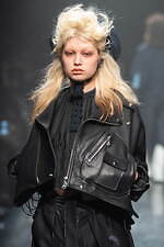 アンディサイデッド2024-25年秋冬コレクション - 夢への希望に煌めいて｜写真13