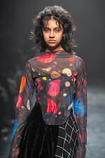 アンディサイデッド2024-25年秋冬コレクション - 夢への希望に煌めいて｜写真16