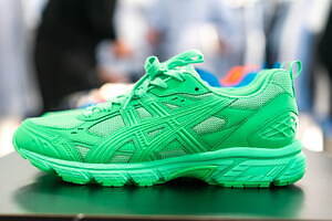 COMME des GARCONS × ASICS■コラボ ローカットスニーカー コム デ ギャルソン・シャツがアシックスとコラボ、ランニング