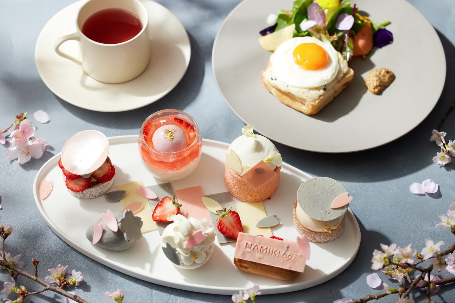 桜アフタヌーンティー｜ハイアット セントリック 銀座 東京の桜アフタヌーンティー、“いちご果肉入り”桜のパンナコッタなど