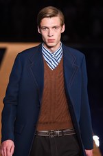 プラダ(PRADA) 2015年春夏メンズコレクション - 0番ステッチのテーラード｜写真23