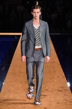 プラダ(PRADA) 2015年春夏メンズコレクション - 0番ステッチのテーラード｜写真61