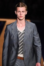 プラダ(PRADA) 2015年春夏メンズコレクション - 0番ステッチのテーラード｜写真62