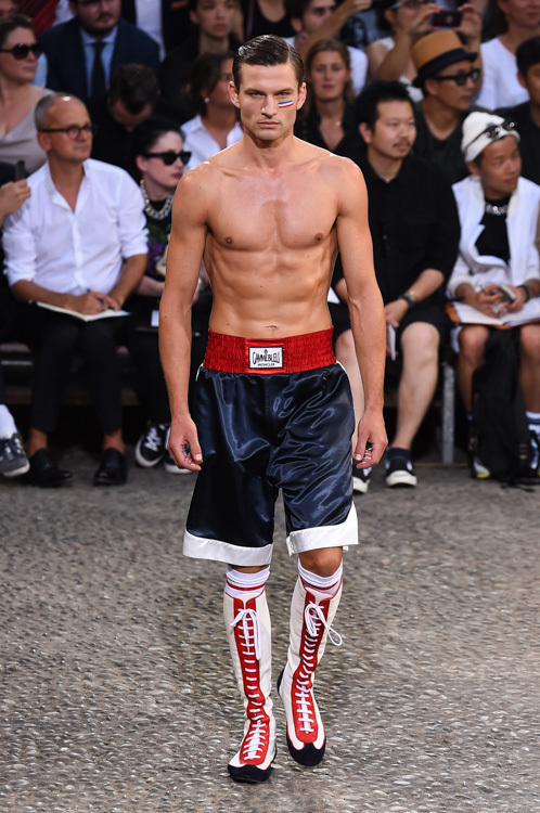 モンクレール ガム・ブルー(MONCLER GAMME BLEU) 2015年春夏ウィメンズ&メンズコレクション シルエット - 写真2