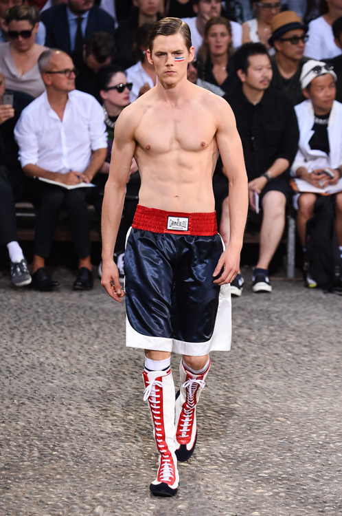 モンクレール ガム・ブルー(MONCLER GAMME BLEU) 2015年春夏ウィメンズ&メンズコレクション  - 写真4