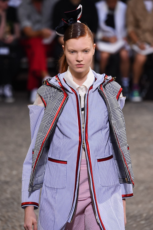 モンクレール ガム・ブルー(MONCLER GAMME BLEU) 2015年春夏ウィメンズ&メンズコレクション ディテール - 写真6