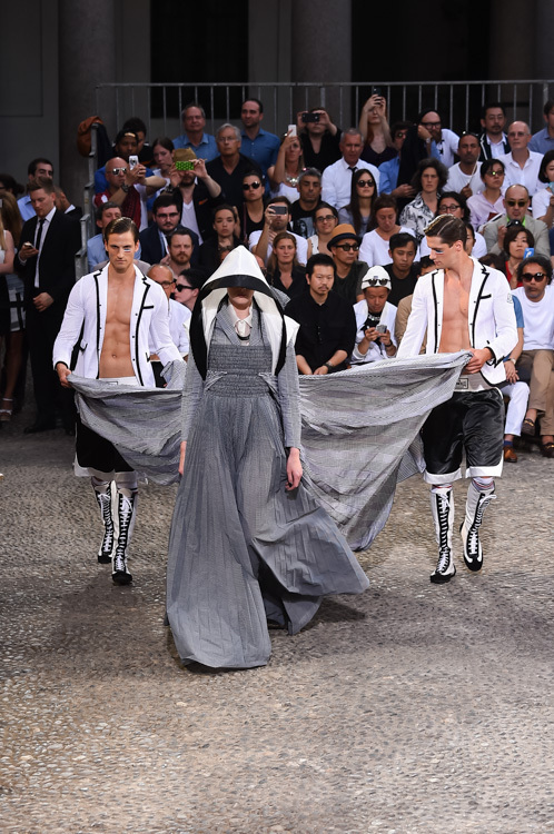 モンクレール ガム・ブルー(MONCLER GAMME BLEU) 2015年春夏ウィメンズ&メンズコレクション シルエット - 写真58