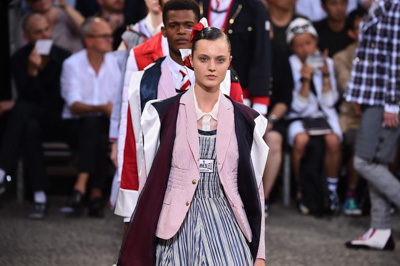 モンクレール ガム・ブルー(MONCLER GAMME BLEU) コレクション