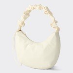 GU“ギャザーハンドル”のナイロンバッグ＆メッセージ入りトート、ハートネックレスなどアクセサリーも｜写真1