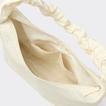 GU“ギャザーハンドル”のナイロンバッグ＆メッセージ入りトート、ハートネックレスなどアクセサリーも｜写真2