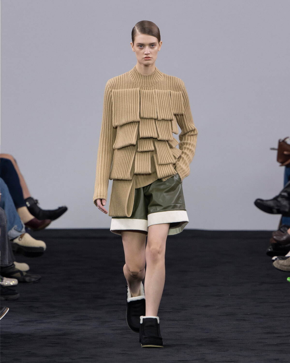 ジェイ ダブリュー アンダーソン(JW Anderson) 2024-25年秋冬ウィメンズコレクション  - 写真16