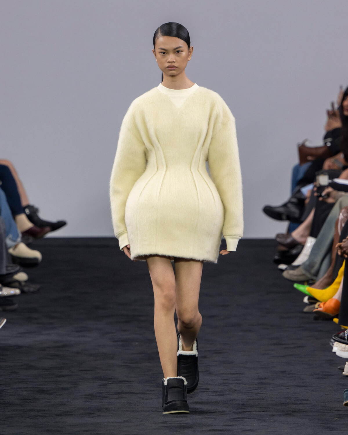 ジェイ ダブリュー アンダーソン(JW Anderson) 2024-25年秋冬ウィメンズコレクション  - 写真6