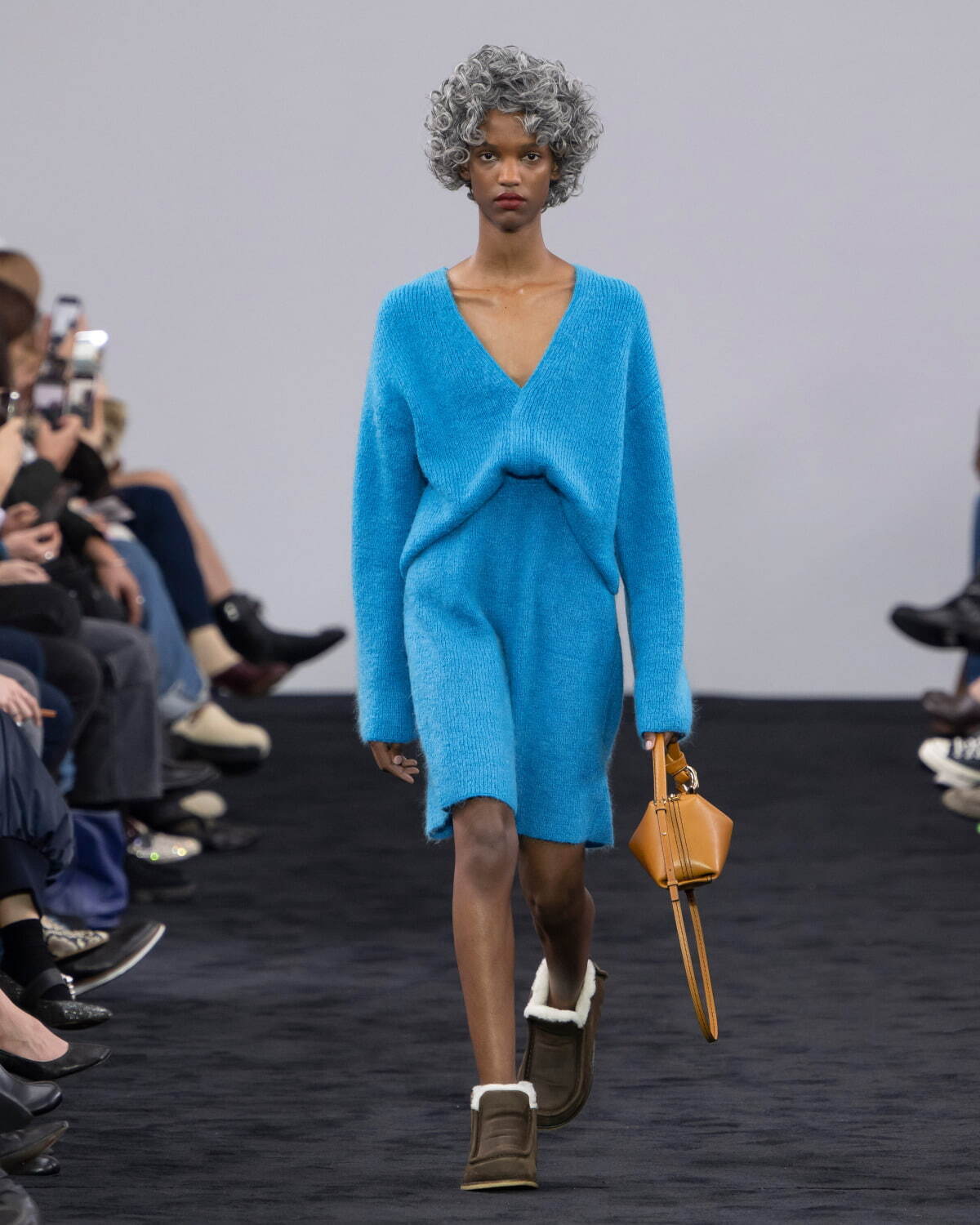 ジェイ ダブリュー アンダーソン(JW Anderson) 2024-25年秋冬ウィメンズコレクション  - 写真9