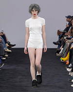 JW アンダーソン 2024年秋冬ウィメンズコレクション - レトロな洋服に“奇妙”なエッセンスを｜写真15