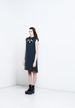 エンフォルド(ENFÖLD) 2014-15年秋冬ウィメンズコレクション  - 写真15