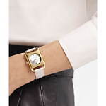 フルラのスクエア型ウィメンズ腕時計、ゴールドメッシュベルト＆イタリア産レザーベルトの2モデル｜写真9