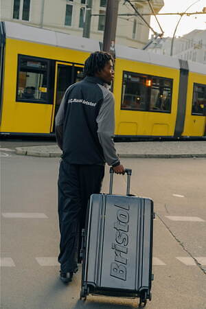 エフシーレアルブリストル(F.C.Real Bristol) 2024年春夏メンズコレクション  - 写真11