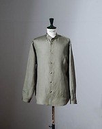 人気ブランドの「メンズシャツ」24年春夏、カジュアルコーデに使える長袖シャツや“透け感”半袖シャツ｜写真13