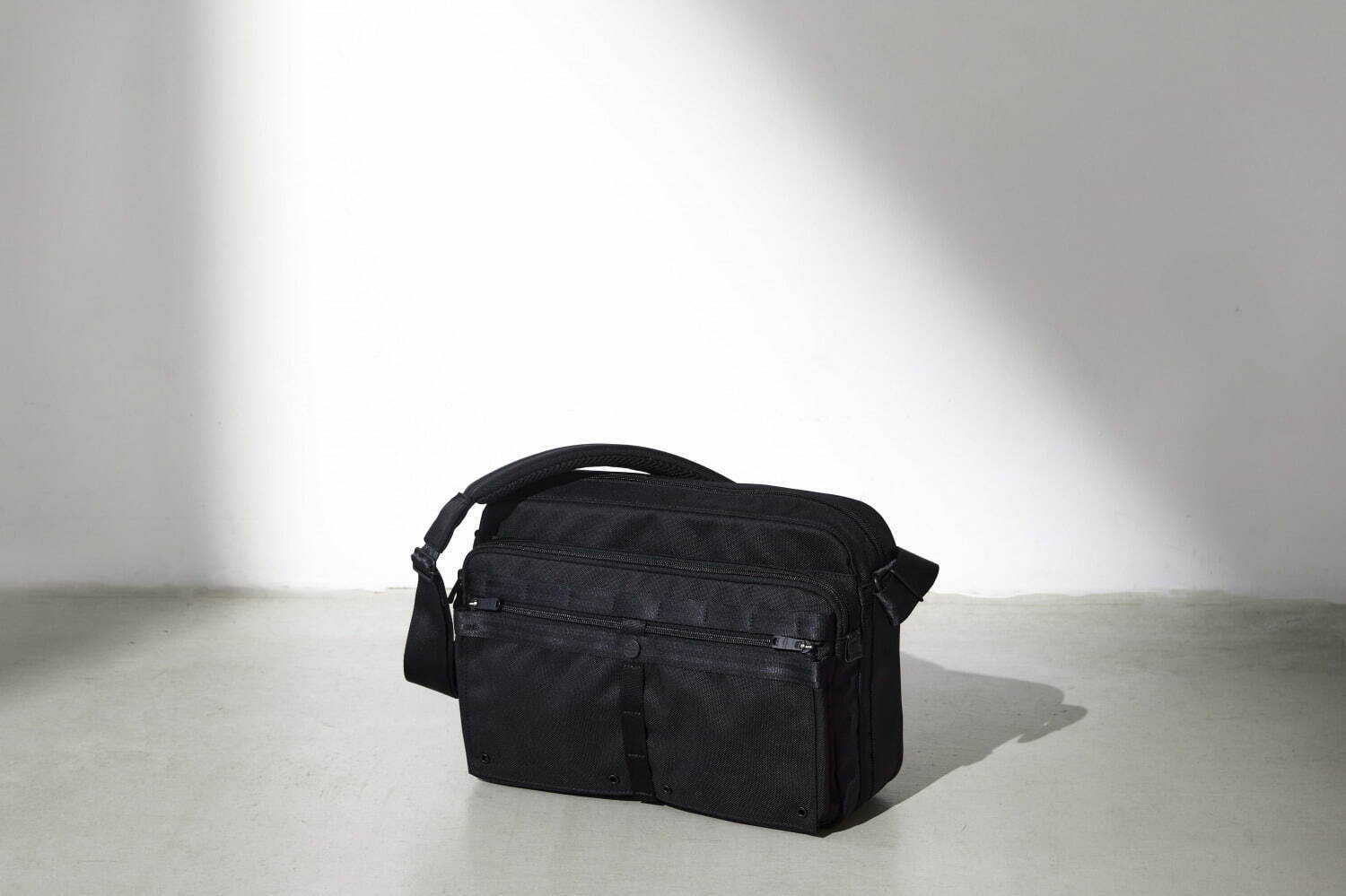 PORTER、三角マチがポイントのトート「COAL」 - Impress Watch