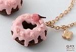 Q-pot.“サクラ ドーナッツ”のアクセサリー、とろける桜色グレーズのネックレス＆チャーム｜写真2