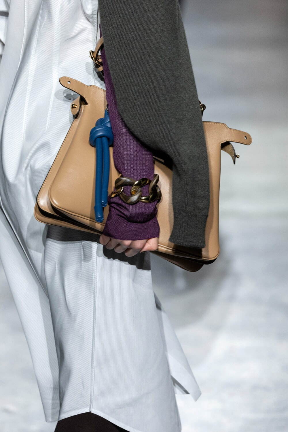 フェンディ(FENDI) 2024-25年秋冬ウィメンズコレクション  - 写真17