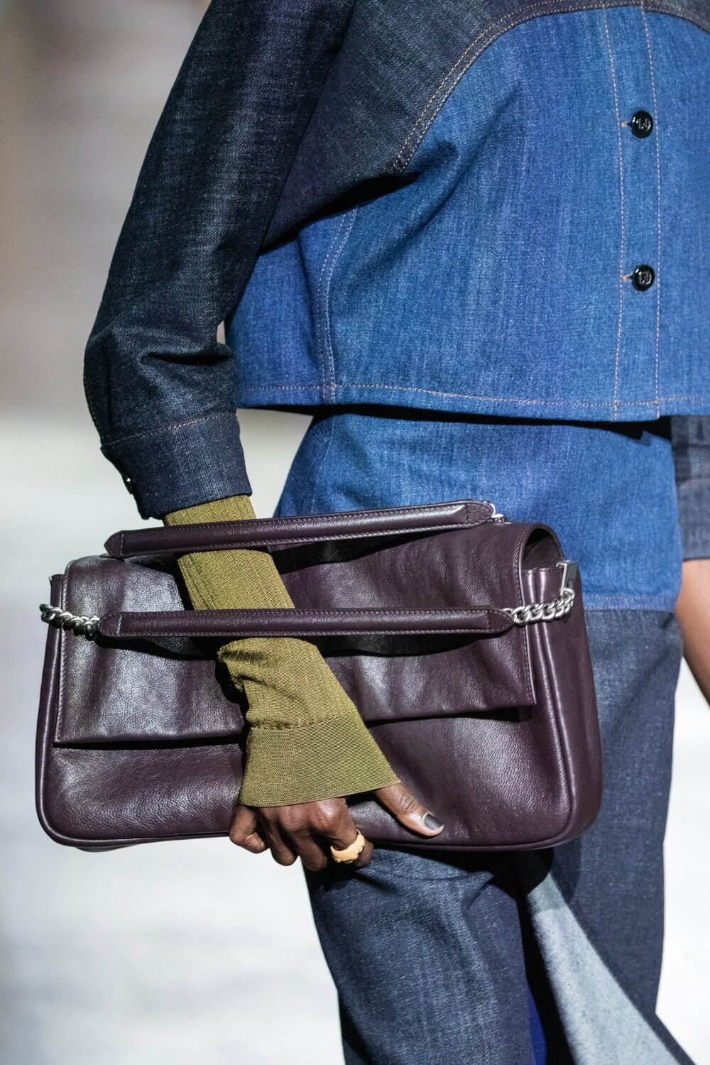 フェンディ(FENDI) 2024-25年秋冬ウィメンズコレクション  - 写真45