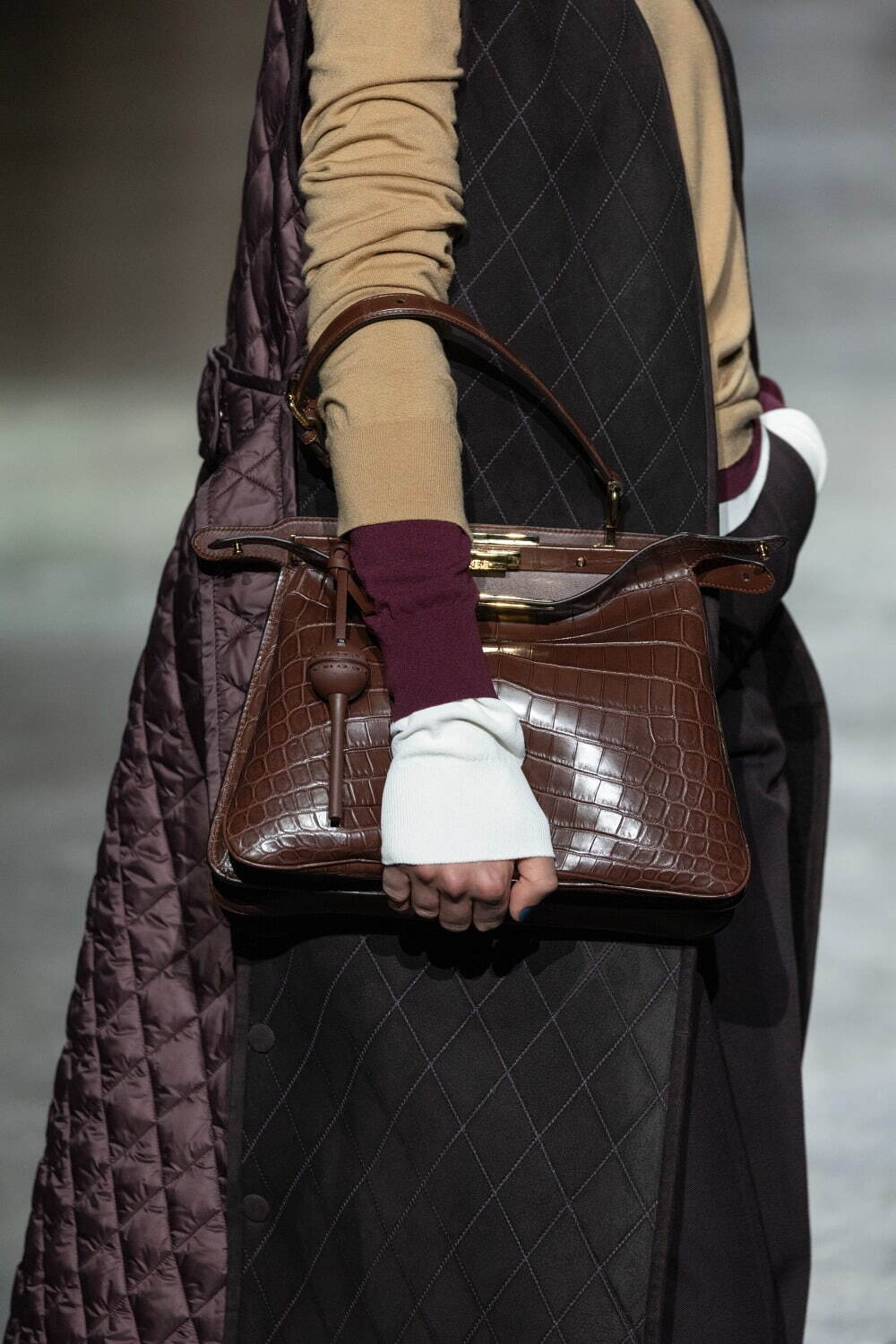 フェンディ(FENDI) 2024-25年秋冬ウィメンズコレクション  - 写真61