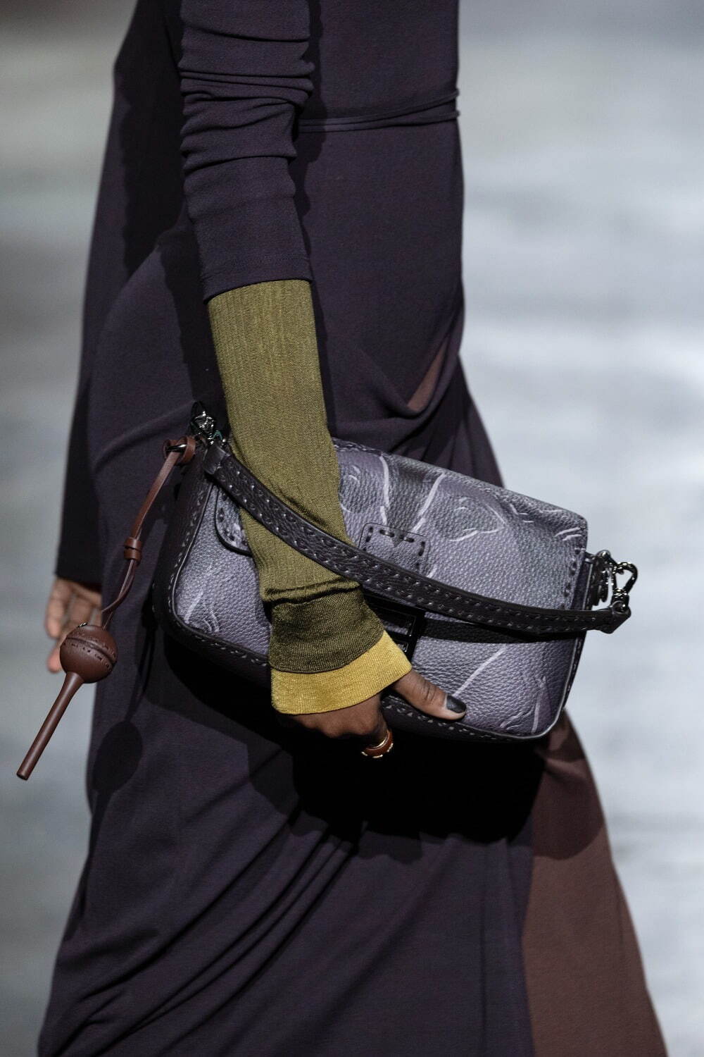 フェンディ(FENDI) 2024-25年秋冬ウィメンズコレクション  - 写真77