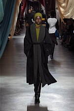 フェンディ 2024-25年秋冬ウィメンズコレクション - 英国とローマの共鳴が生む歓楽｜写真14