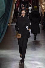 フェンディ 2024-25年秋冬ウィメンズコレクション - 英国とローマの共鳴が生む歓楽｜写真15