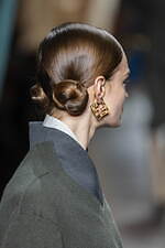 フェンディ 2024-25年秋冬ウィメンズコレクション - 英国とローマの共鳴が生む歓楽｜写真27