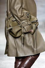 フェンディ 2024-25年秋冬ウィメンズコレクション - 英国とローマの共鳴が生む歓楽｜写真37