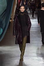 フェンディ 2024-25年秋冬ウィメンズコレクション - 英国とローマの共鳴が生む歓楽｜写真66