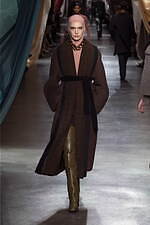 フェンディ 2024-25年秋冬ウィメンズコレクション - 英国とローマの共鳴が生む歓楽｜写真88