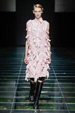 プラダ 2024年秋冬ウィメンズコレクション - 研ぎ澄ます歴史の諸断片｜写真7