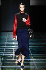 プラダ 2024年秋冬ウィメンズコレクション - 研ぎ澄ます歴史の諸断片｜写真23