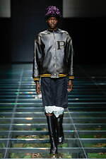 プラダ 2024年秋冬ウィメンズコレクション - 研ぎ澄ます歴史の諸断片｜写真32