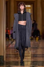 オニツカタイガー 2024-25年秋冬コレクション - 無機質な都市の冬景色｜写真8