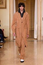 オニツカタイガー 2024-25年秋冬コレクション - 無機質な都市の冬景色｜写真14