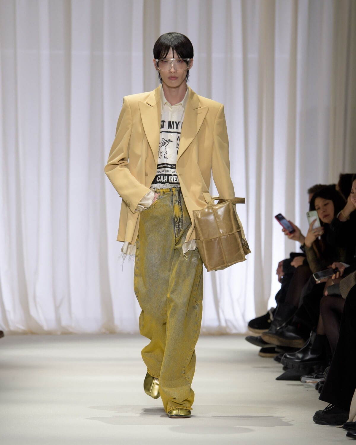 エムエム6 メゾン マルジェラ(MM6 Maison Margiela) 2024-25年秋冬ウィメンズ&メンズコレクション  - 写真15