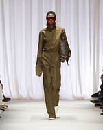 エムエム6 メゾン マルジェラ 2024年秋冬コレクション - 異化をもたらす抽象の試行｜写真8