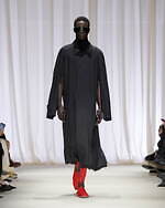 エムエム6 メゾン マルジェラ 2024年秋冬コレクション - 異化をもたらす抽象の試行｜写真23