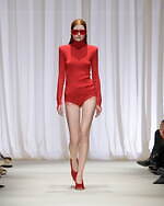 エムエム6 メゾン マルジェラ 2024年秋冬コレクション - 異化をもたらす抽象の試行｜写真47