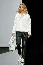 エンポリオ アルマーニ 2015年春夏コレクション - “ライン”を超えて混じり合う伝統と革新｜写真12