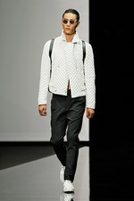 エンポリオ アルマーニ 2015年春夏コレクション - “ライン”を超えて混じり合う伝統と革新｜写真14