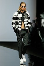 エンポリオ アルマーニ 2015年春夏コレクション - “ライン”を超えて混じり合う伝統と革新｜写真42