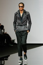 エンポリオ アルマーニ 2015年春夏コレクション - “ライン”を超えて混じり合う伝統と革新｜写真55