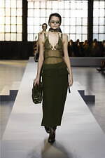 グッチ 2024年秋冬ウィメンズコレクション - 身体に立ち現れるエレガンス｜写真11