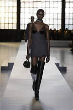 グッチ 2024年秋冬ウィメンズコレクション - 身体に立ち現れるエレガンス｜写真31