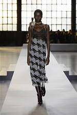 グッチ 2024年秋冬ウィメンズコレクション - 身体に立ち現れるエレガンス｜写真44